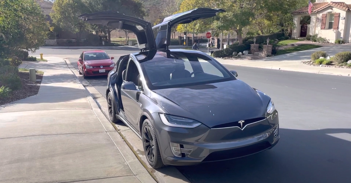 Tesla's Model X holiday easter egg