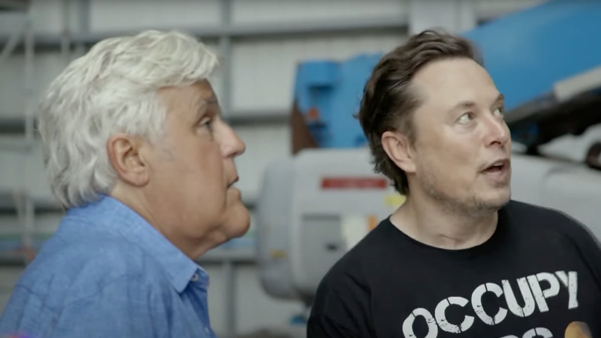 Elon Musk gives Jay Leno a tour of SpaceX