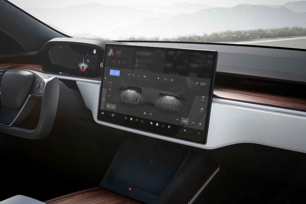 model s screen