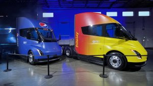 The Tesla Semi Hits the Road and Its Well Worth the Wait