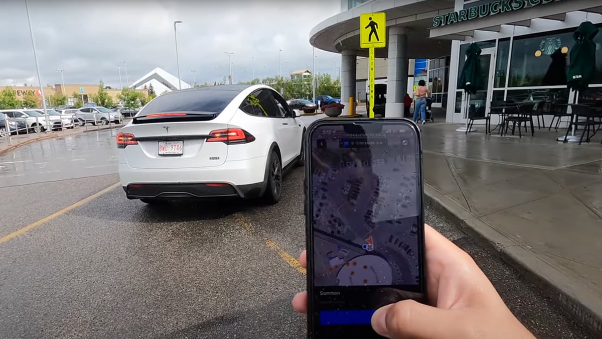 Tesla will soon release an improved version of Smart Summon