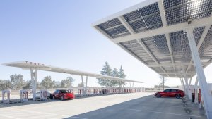 Tesla to add reliable third-party chargers to their in-car navigation