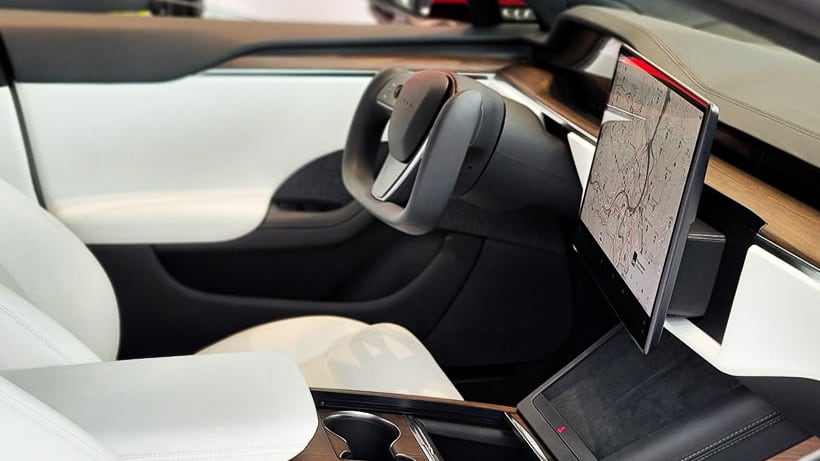 Tesla's Model S Refresh tilting screen is granted a patent