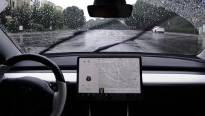 Tesla Upgrades Autowipers to v4, Musk Apologizes for Poor Performance