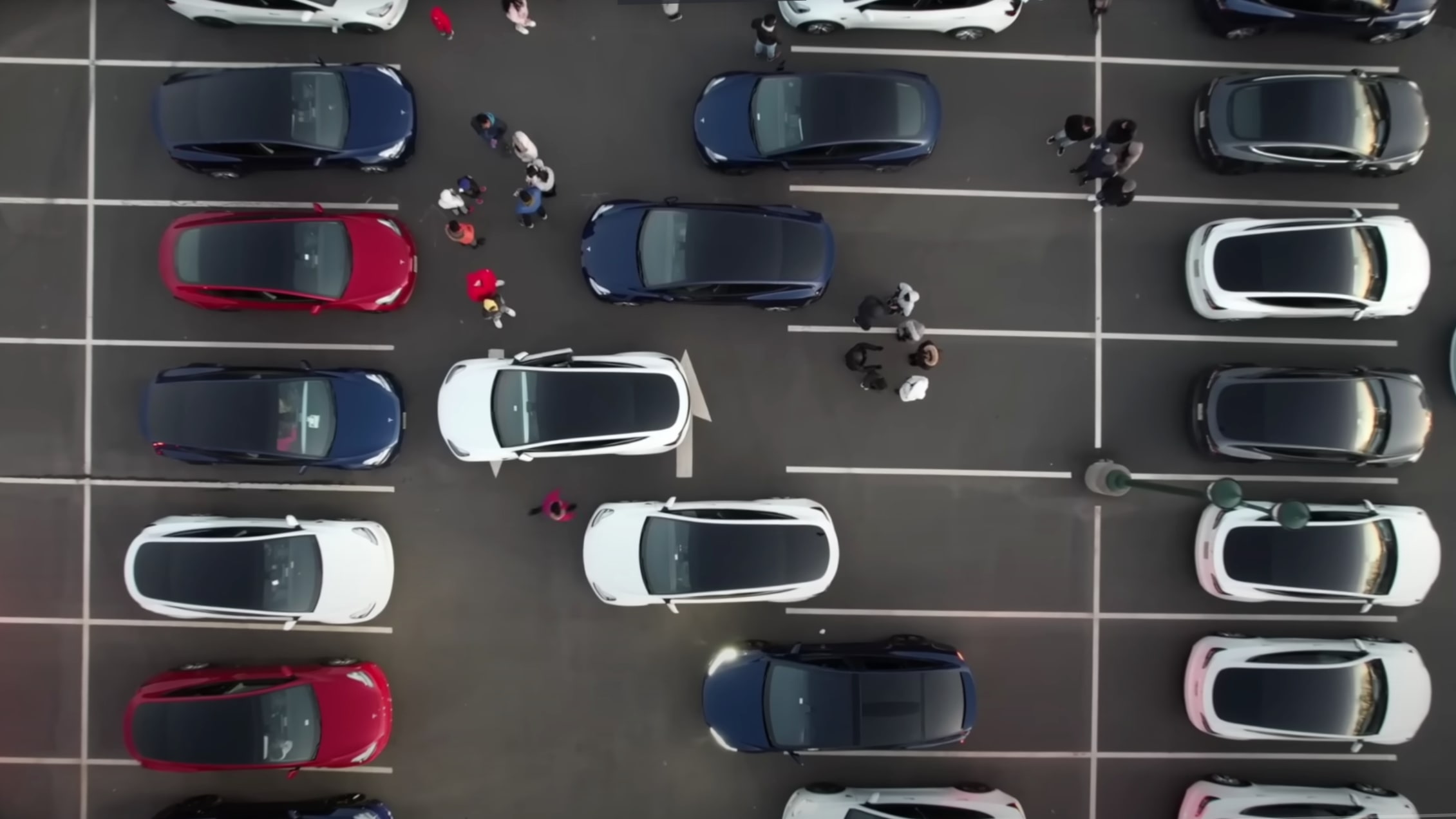 Hundreds of Tesla cars synced to the Indian blockbuster film RRR's award-winning song 'Naatu Naatu'