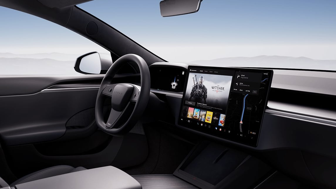 Tesla is now offering an alternative to the yoke steering wheel