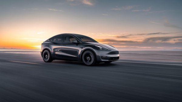 2023 Tesla Model Y Long Range aus Grünheide im Winter Alltagstest