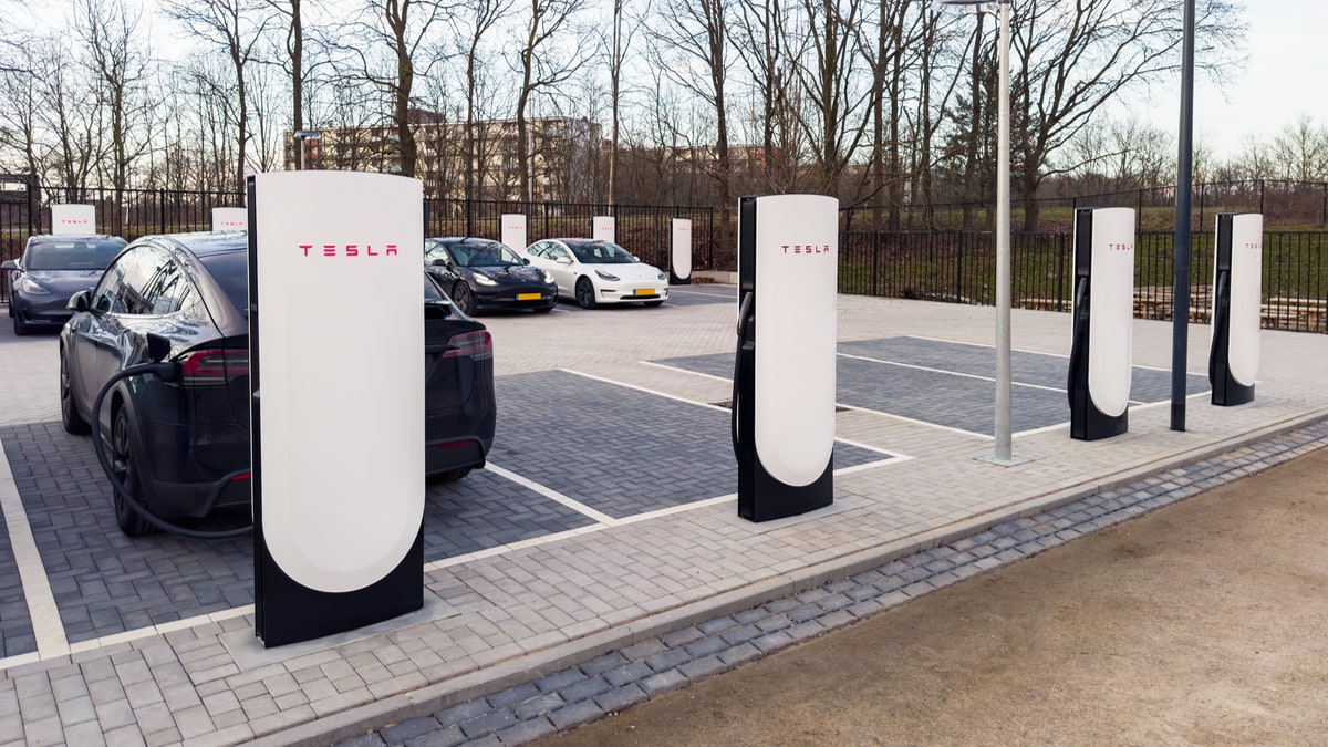Tesla completes construction of its first V4 Superchargers in the Netherlands