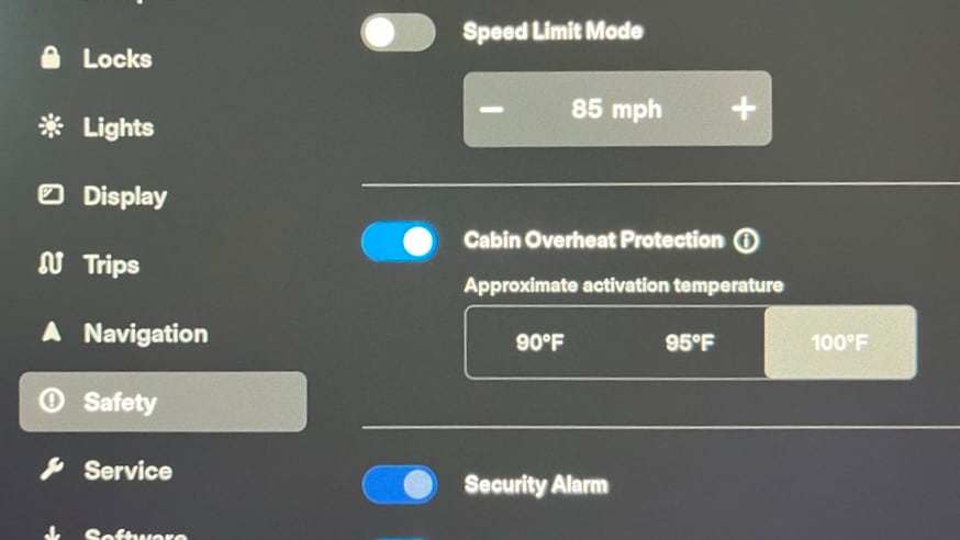 Tesla Cabin Overheat Protection Default Temperature feature in update 2022.36.2