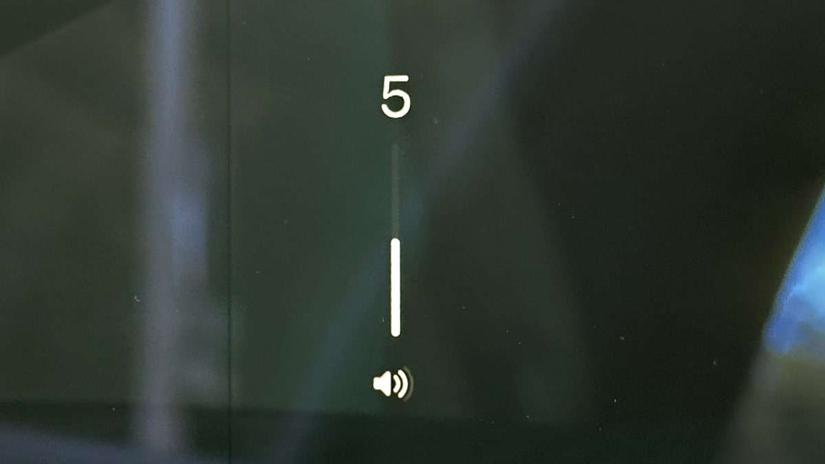 Tesla Volume Indicator feature in update 2023.32.6