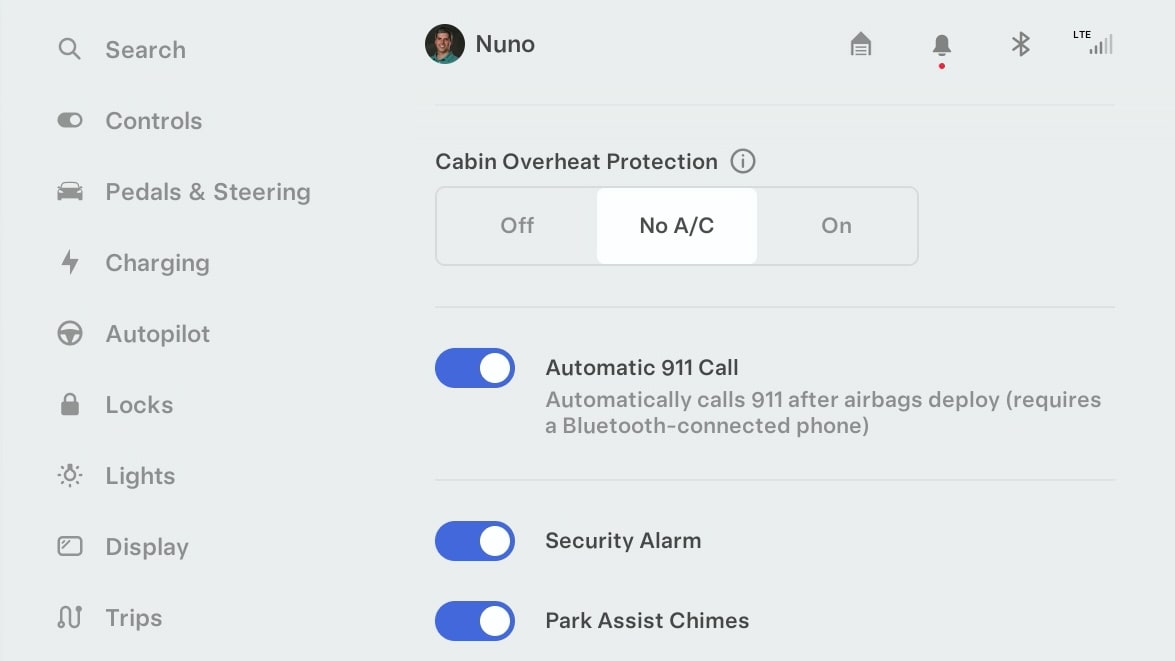 Tesla Turn Off Automatic 911 Call feature in update 2023.44.30.6