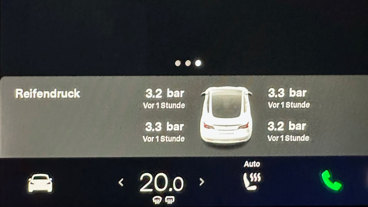 Tesla Tire Pressure Card feature in update 2023.7.15