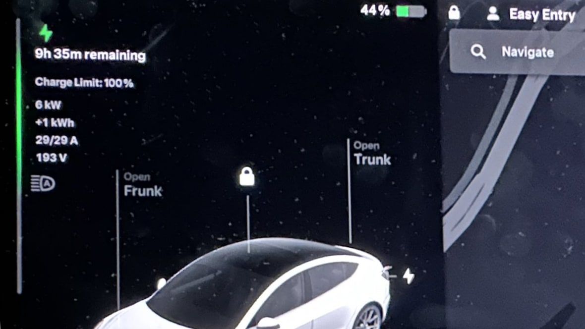 Tesla Charging Display feature in update 2024.14.6