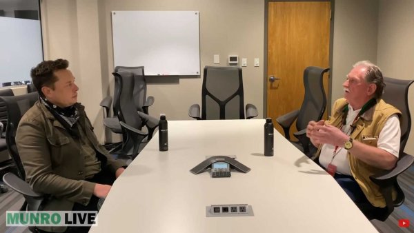 Sandy Munro Interviews Elon Musk to Talk about the Future of Tesla