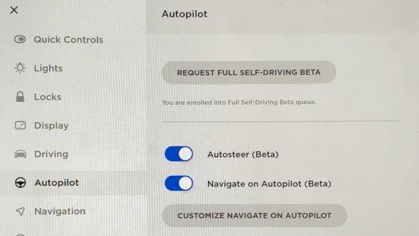 Tesla adds FSD Beta button in 2021.32.22
