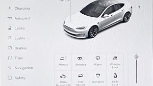 We take an early look at Tesla update 2021.32.5