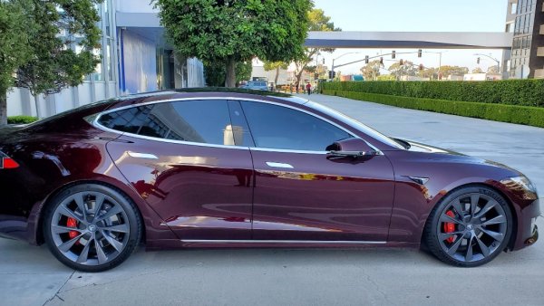 Tesla to offer three new paint colors