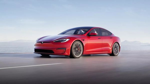 Tesla Woos New and Existing Customers with Extended Free Supercharging Offers