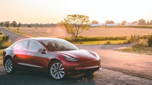 Tesla to let you log in to loaners to load profile settings, FSD, premium connectivity and more
