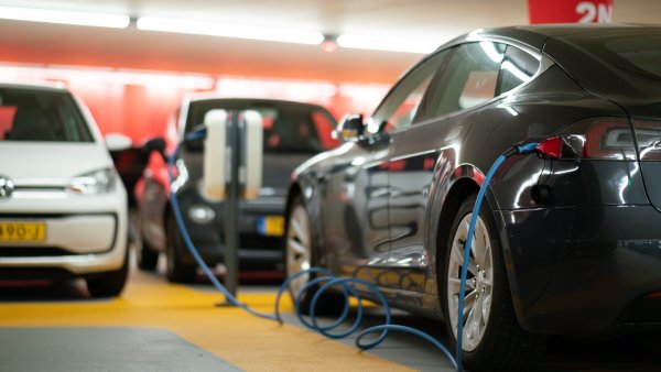 What to do with your Tesla when going on vacation or storing it for longer periods of time