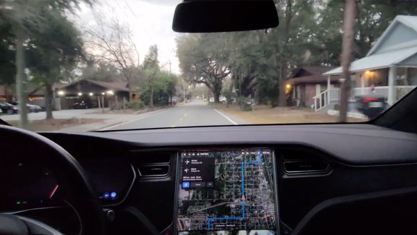 Tesla FSD Beta 10.12 expected to be released as soon as tomorrow in the US and later this week in Canada