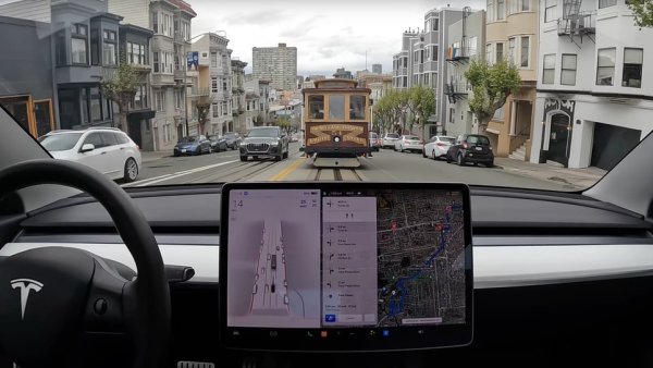 Tesla FSD Beta 10.12: Major improvements to unprotected left turns