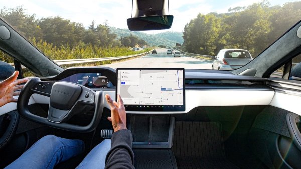 Tesla FSD V13.2.1 Is Going Wide: When to Expect It and Its Holiday Update Features