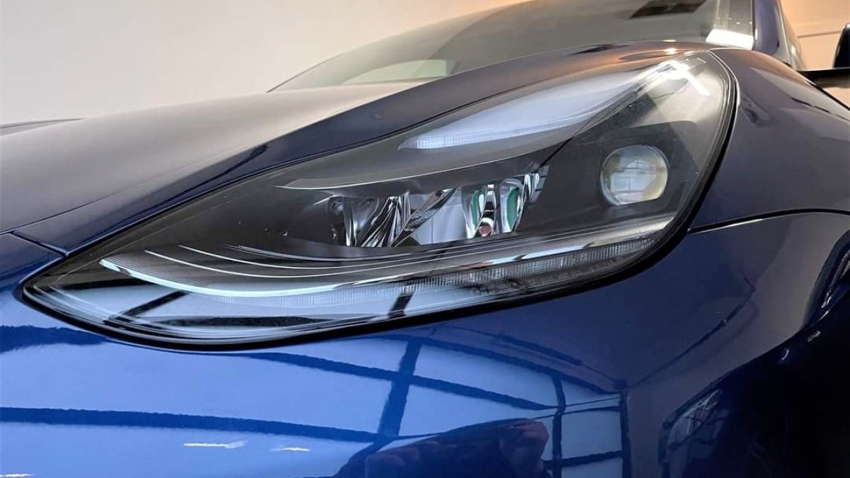 Matrix headlights have a circular dome projector on the outer edge.