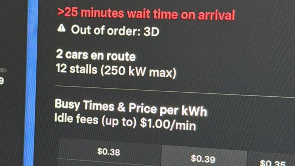 Tesla Update 2023.38 Shows Predicted Supercharger Wait Time and Number of Cars En Route