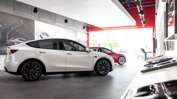 Tesla Hints at Upcoming Rental Service: "Big Things Happening"