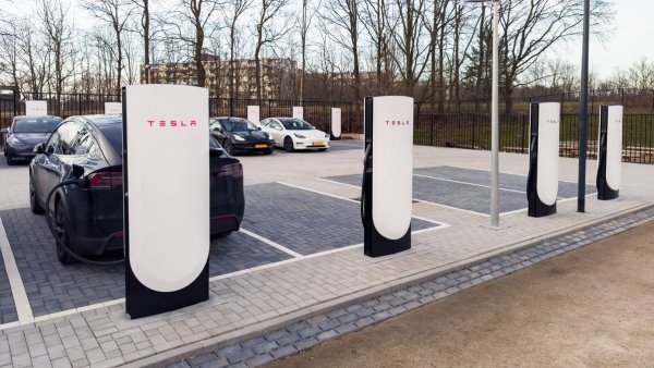 Tesla’s 500kW Superchargers Set to Launch in Q3 2025