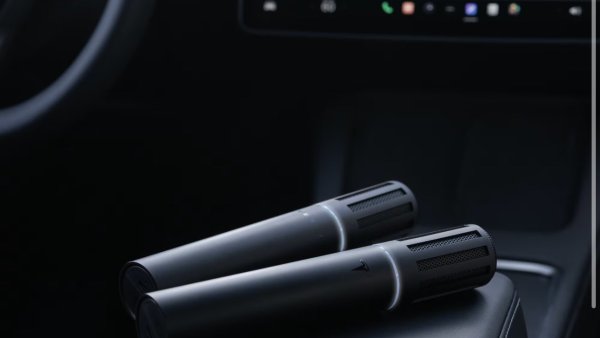 Tesla Launches Karaoke Mic (CaraokeMic) in North America
