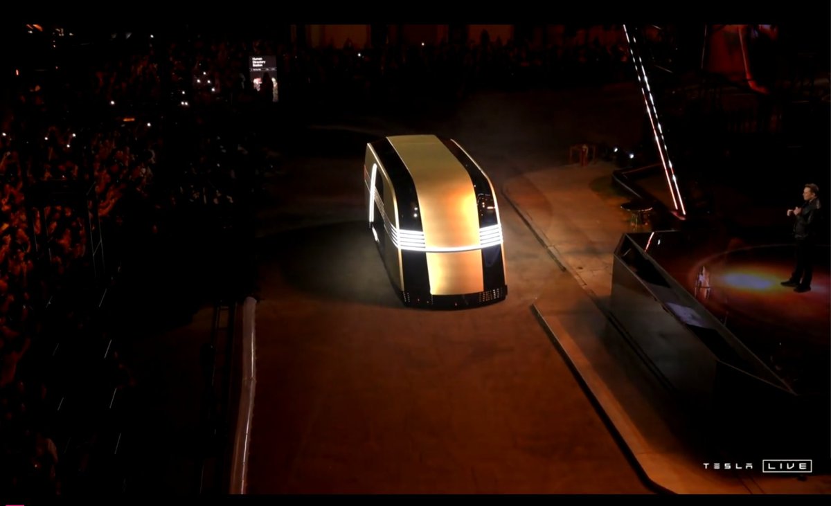 The CyberVan arriving