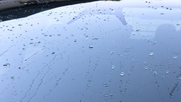 Tesla’s New Camera Cleaning Feature and the Future of Cleaning Robotaxis [VIDEO]