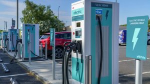 NJ Turnpike to Force Replacement of Tesla Superchargers with Less-Compatible CCS1 Chargers