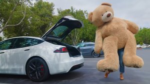 Tesla’s Hands-Free Trunk and Frunk – Supported Models, Phones & How to Set Them Up