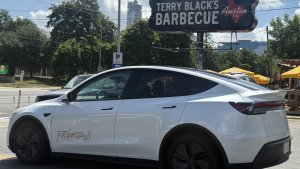 First Recorded Tesla Robotaxi Intervention: UPS Truck Encounter [VIDEO]