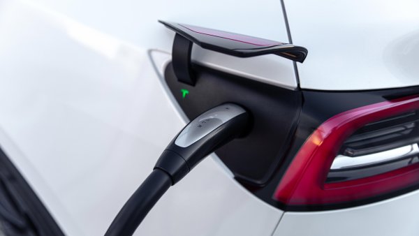 Tesla Adds Charge Port Heater Option in Update 2024.44