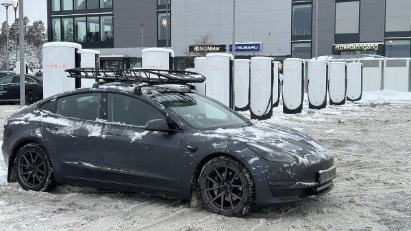 Tesla To Add Improvements to V4 Superchargers