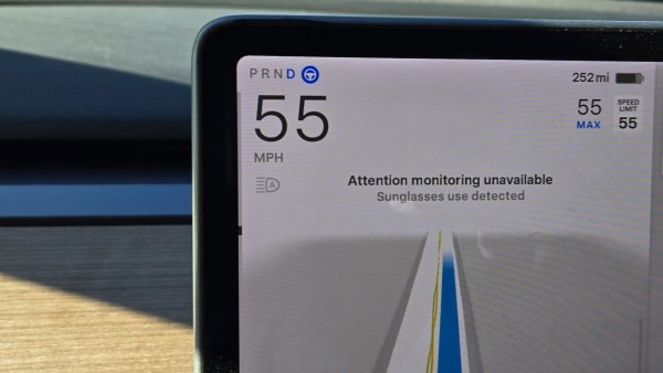 Tesla FSD V12.4.1 Goes Out: Exploring No Nags and More [Video]
