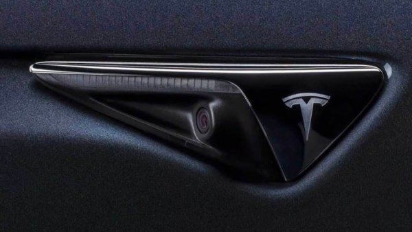 Tesla Faces Class-Action Claim in Europe From HW3 FSD Owners