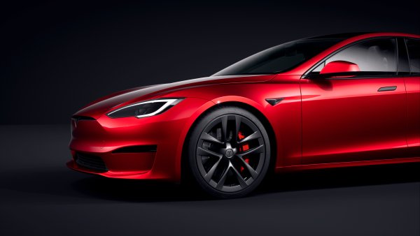 Tesla Increases Price of Model S; Starts Offering Free Lifetime Supercharging