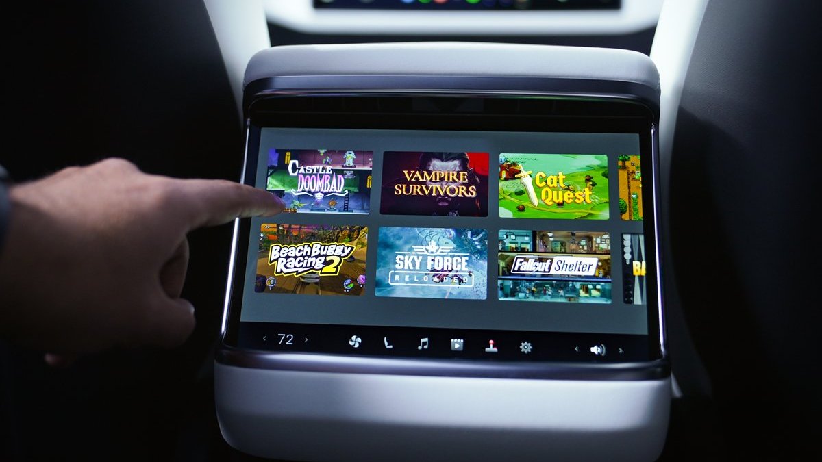 You'll now be able to play games on Tesla's rear screens