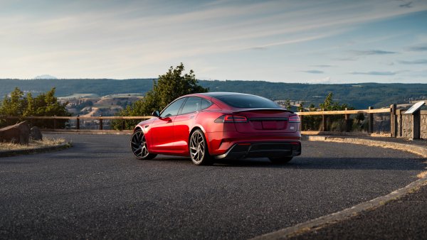 Tesla Faces Class Action Lawsuit Over Model S Door Handles