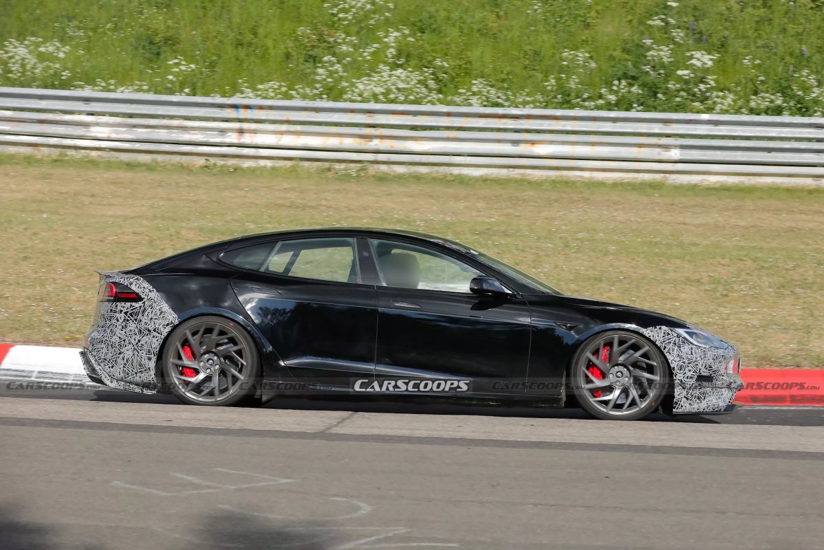 Side-on with the refreshed Model S