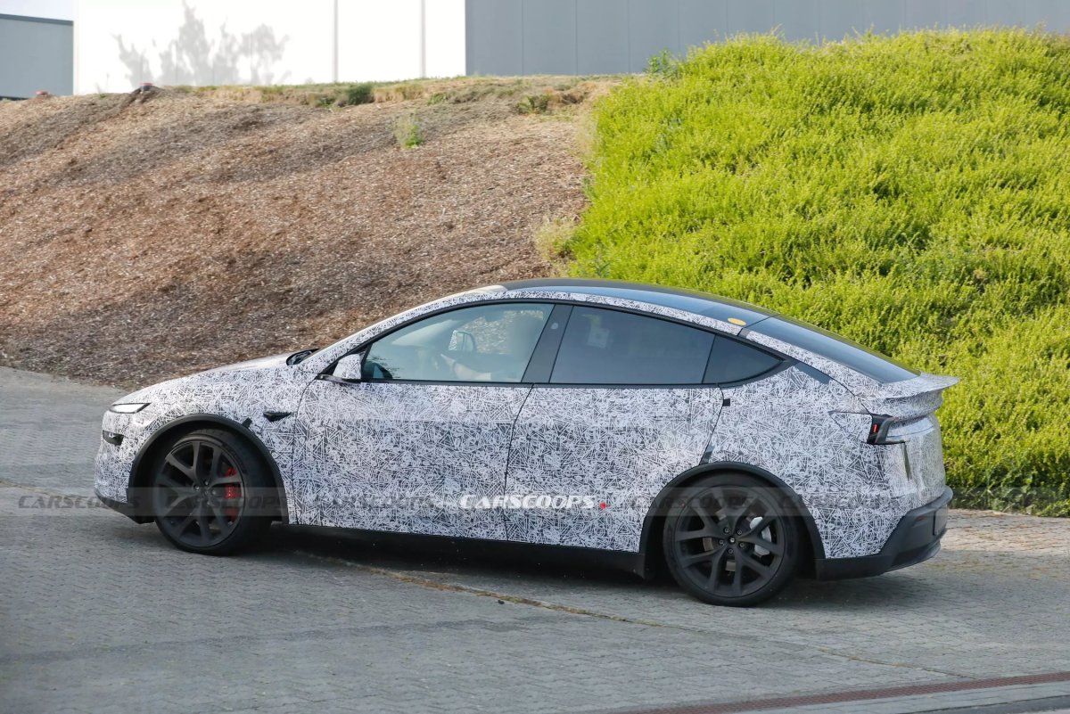 That spoiler is super noticeable from the side.