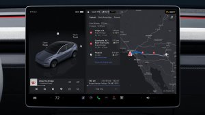 Tesla to Add Remote Screen Sharing Feature in Future Update