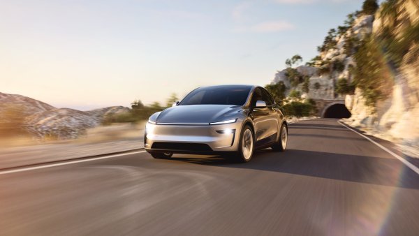 Tesla VP Confirms Adaptive Headlights Coming to All Models Soon – “The Hard Part is Over”