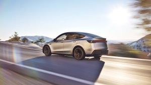 Tesla Autonomously Delivers Its First Vehicle to Customer — And It’s More Impressive Than Expected