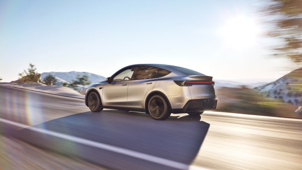 Tesla Autonomously Delivers Its First Vehicle to Customer — And It’s More Impressive Than Expected [VIDEO]
